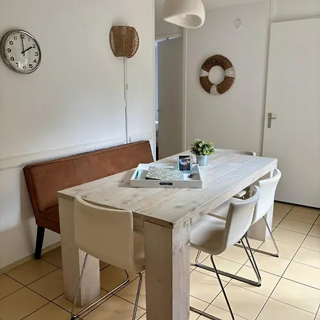 Sunset House * لاهاي