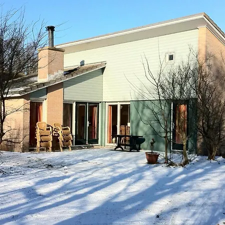 בית נופש Sunset House האג