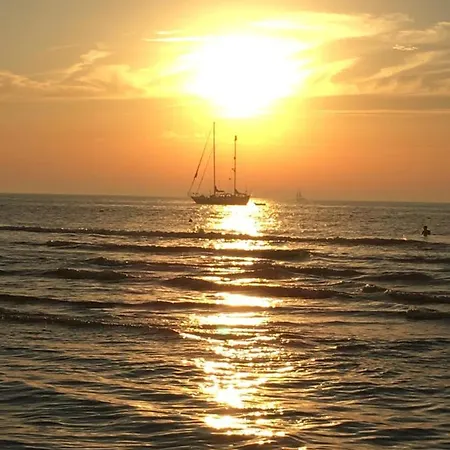 Sunset House בית נופש האג