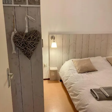 Sunset House בית נופש האג