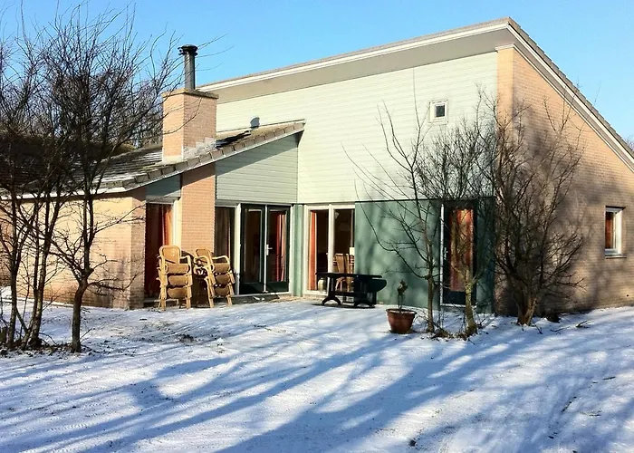 בית נופש Sunset House האג